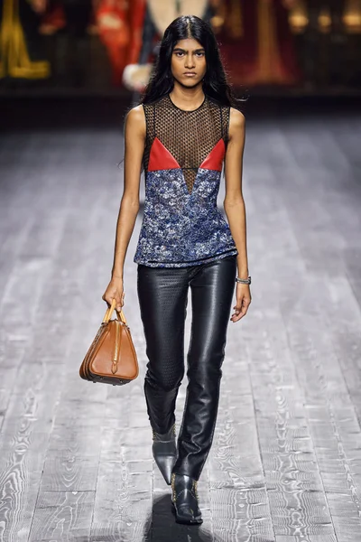 Look 22